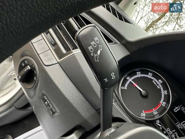 Белый Шкода Фабия, объемом двигателя 1 л и пробегом 104 тыс. км за 8600 $, фото 43 на Automoto.ua