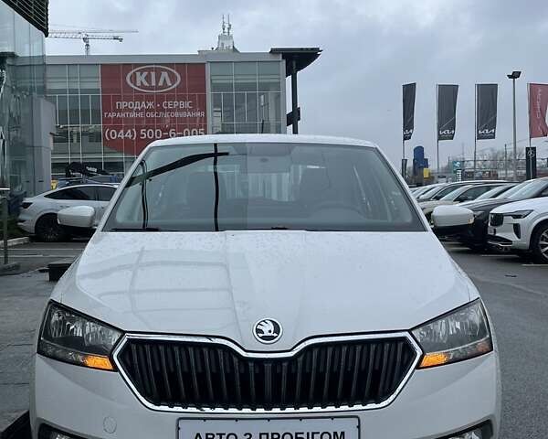 Белый Шкода Фабия, объемом двигателя 1 л и пробегом 174 тыс. км за 7224 $, фото 2 на Automoto.ua