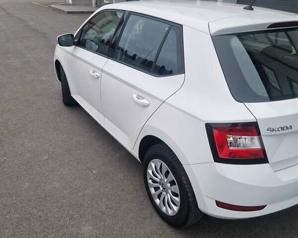 Білий Шкода Фабія, об'ємом двигуна 1 л та пробігом 106 тис. км за 8400 $, фото 8 на Automoto.ua