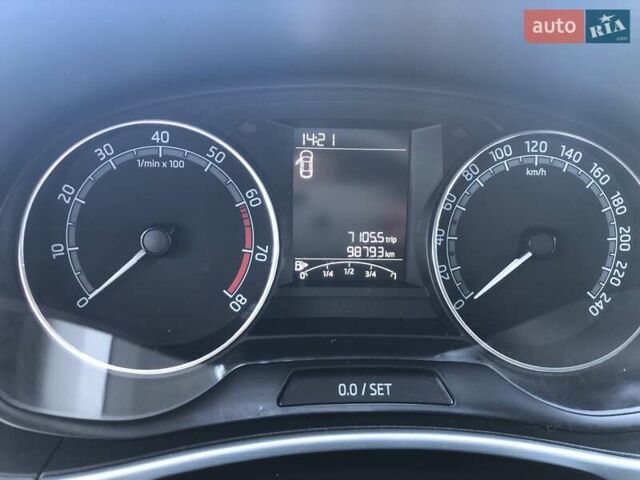 Белый Шкода Фабия, объемом двигателя 1 л и пробегом 98 тыс. км за 8700 $, фото 12 на Automoto.ua