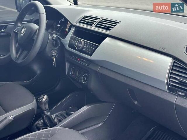 Білий Шкода Фабія, об'ємом двигуна 1 л та пробігом 176 тис. км за 8600 $, фото 15 на Automoto.ua