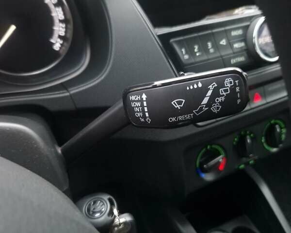 Білий Шкода Фабія, об'ємом двигуна 1 л та пробігом 106 тис. км за 8400 $, фото 29 на Automoto.ua