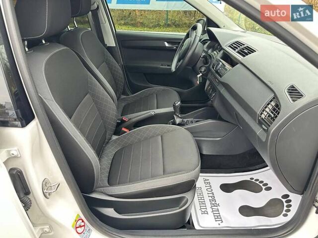 Белый Шкода Фабия, объемом двигателя 1 л и пробегом 104 тыс. км за 8600 $, фото 61 на Automoto.ua