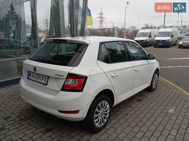 Белый Шкода Фабия, объемом двигателя 1 л и пробегом 94 тыс. км за 8200 $, фото 4 на Automoto.ua