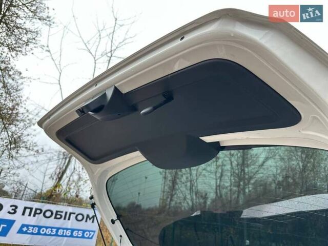 Белый Шкода Фабия, объемом двигателя 1 л и пробегом 104 тыс. км за 8600 $, фото 78 на Automoto.ua