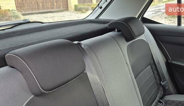 Белый Шкода Фабия, объемом двигателя 1 л и пробегом 93 тыс. км за 9300 $, фото 16 на Automoto.ua