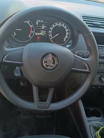 Белый Шкода Фабия, объемом двигателя 1 л и пробегом 87 тыс. км за 9800 $, фото 5 на Automoto.ua