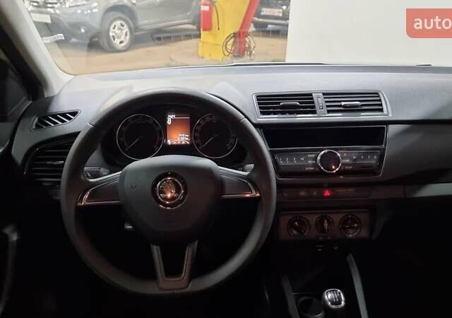 Белый Шкода Фабия, объемом двигателя 1 л и пробегом 101 тыс. км за 9500 $, фото 8 на Automoto.ua