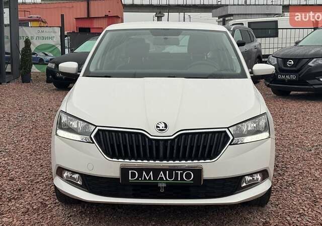 Белый Шкода Фабия, объемом двигателя 1 л и пробегом 67 тыс. км за 8999 $, фото 1 на Automoto.ua