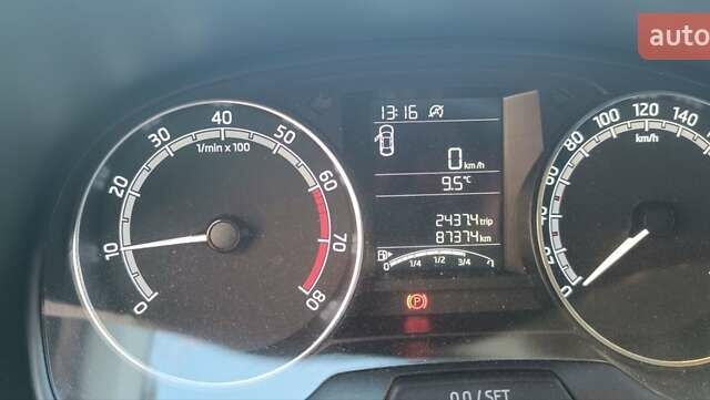 Белый Шкода Фабия, объемом двигателя 1 л и пробегом 87 тыс. км за 9800 $, фото 3 на Automoto.ua