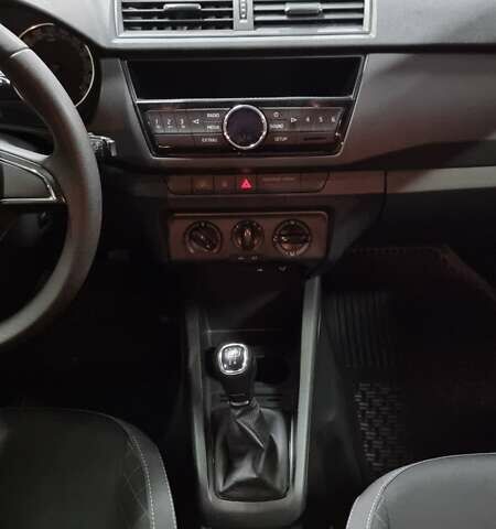 Белый Шкода Фабия, объемом двигателя 1 л и пробегом 101 тыс. км за 9500 $, фото 7 на Automoto.ua