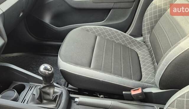 Белый Шкода Фабия, объемом двигателя 1 л и пробегом 93 тыс. км за 9300 $, фото 10 на Automoto.ua