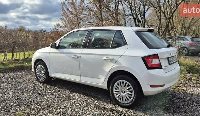 Белый Шкода Фабия, объемом двигателя 1 л и пробегом 93 тыс. км за 9300 $, фото 3 на Automoto.ua