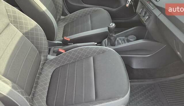 Белый Шкода Фабия, объемом двигателя 1 л и пробегом 93 тыс. км за 9300 $, фото 12 на Automoto.ua