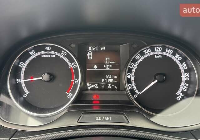 Белый Шкода Фабия, объемом двигателя 1 л и пробегом 67 тыс. км за 8999 $, фото 18 на Automoto.ua