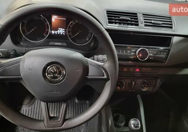 Белый Шкода Фабия, объемом двигателя 1 л и пробегом 101 тыс. км за 9500 $, фото 11 на Automoto.ua