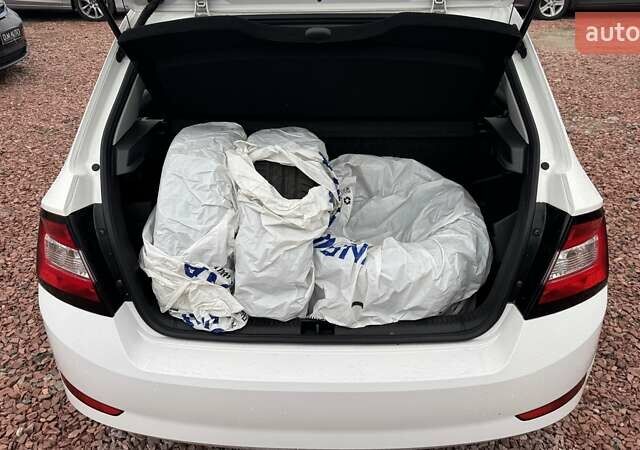 Белый Шкода Фабия, объемом двигателя 1 л и пробегом 67 тыс. км за 8999 $, фото 29 на Automoto.ua