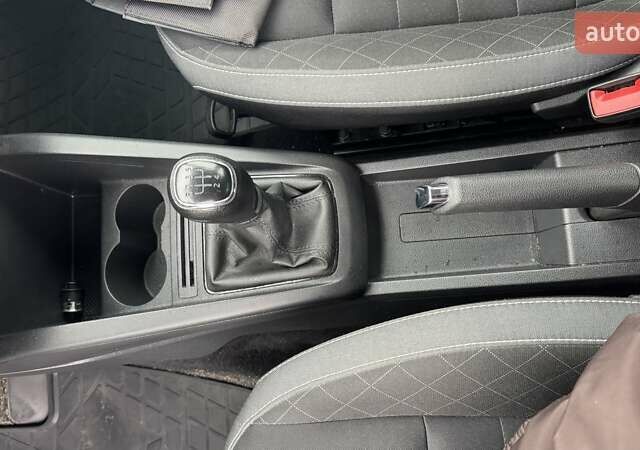 Белый Шкода Фабия, объемом двигателя 1 л и пробегом 67 тыс. км за 8999 $, фото 22 на Automoto.ua