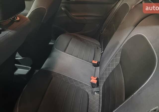 Белый Шкода Фабия, объемом двигателя 1 л и пробегом 101 тыс. км за 9500 $, фото 6 на Automoto.ua