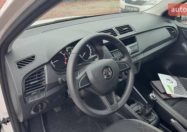 Белый Шкода Фабия, объемом двигателя 1 л и пробегом 67 тыс. км за 8999 $, фото 15 на Automoto.ua