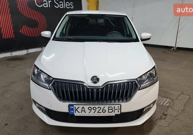 Белый Шкода Фабия, объемом двигателя 1 л и пробегом 101 тыс. км за 9500 $, фото 1 на Automoto.ua