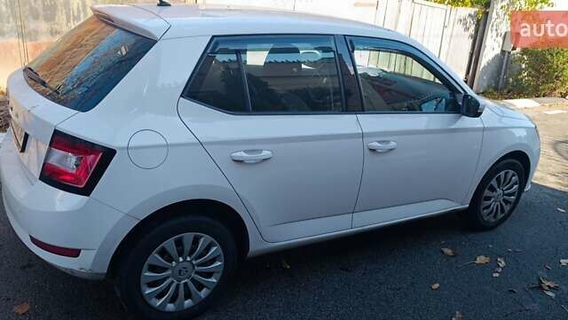 Белый Шкода Фабия, объемом двигателя 1 л и пробегом 87 тыс. км за 9800 $, фото 7 на Automoto.ua