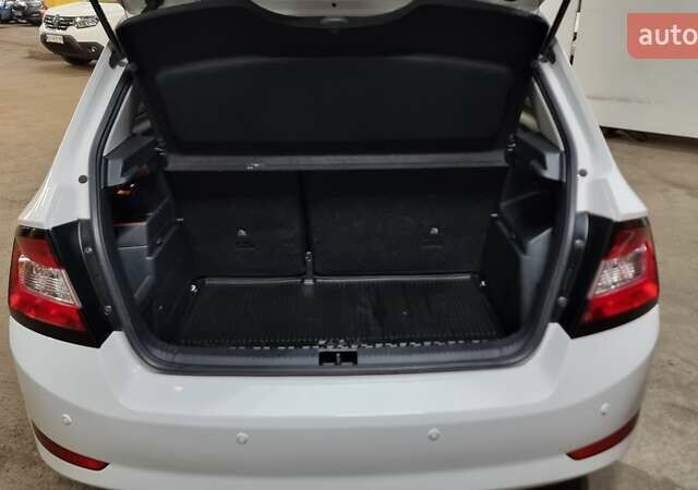 Белый Шкода Фабия, объемом двигателя 1 л и пробегом 101 тыс. км за 9500 $, фото 12 на Automoto.ua