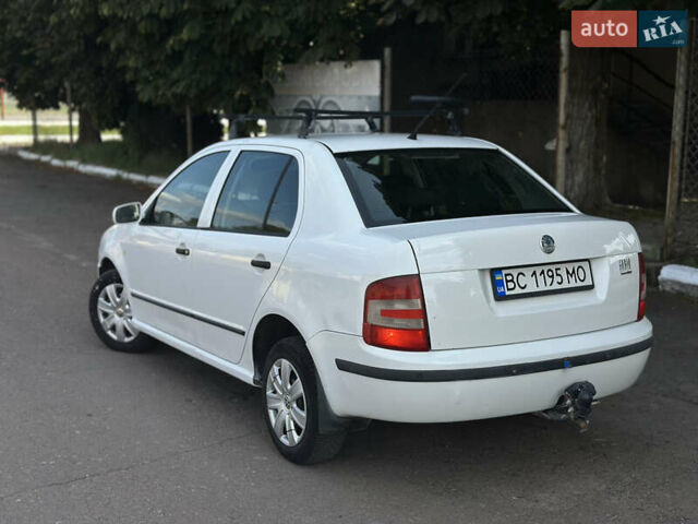 Белый Шкода Фабия, объемом двигателя 1.39 л и пробегом 200 тыс. км за 2999 $, фото 14 на Automoto.ua