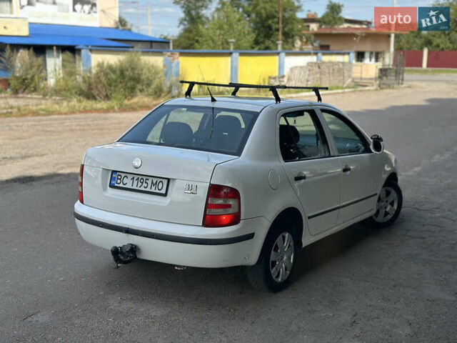 Белый Шкода Фабия, объемом двигателя 1.39 л и пробегом 200 тыс. км за 2999 $, фото 12 на Automoto.ua
