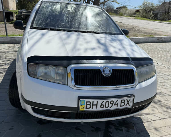 Білий Шкода Фабія, об'ємом двигуна 1.4 л та пробігом 325 тис. км за 3199 $, фото 1 на Automoto.ua