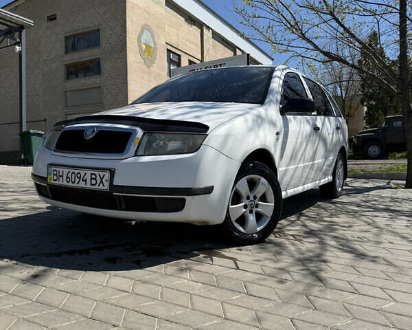 Білий Шкода Фабія, об'ємом двигуна 1.4 л та пробігом 325 тис. км за 3199 $, фото 2 на Automoto.ua