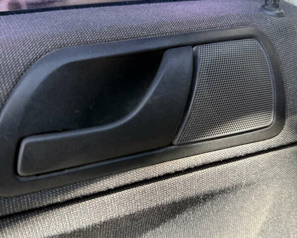 Білий Шкода Фабія, об'ємом двигуна 1.4 л та пробігом 325 тис. км за 3199 $, фото 11 на Automoto.ua