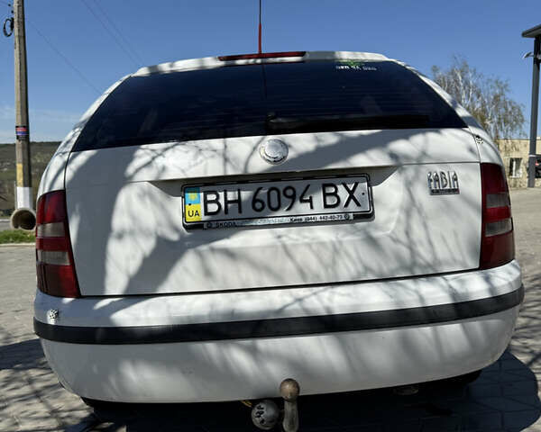 Білий Шкода Фабія, об'ємом двигуна 1.4 л та пробігом 325 тис. км за 3199 $, фото 5 на Automoto.ua