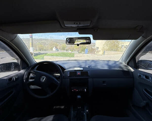 Білий Шкода Фабія, об'ємом двигуна 1.4 л та пробігом 325 тис. км за 3199 $, фото 12 на Automoto.ua