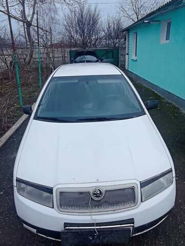 Белый Шкода Фабия, объемом двигателя 1.39 л и пробегом 285 тыс. км за 2350 $, фото 6 на Automoto.ua