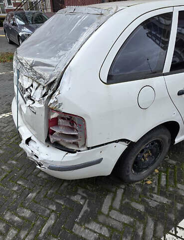 Білий Шкода Фабія, об'ємом двигуна 1.4 л та пробігом 220 тис. км за 1400 $, фото 11 на Automoto.ua