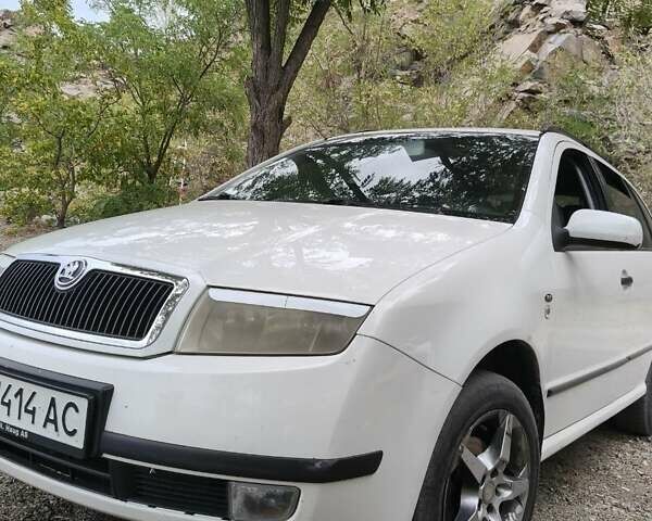 Белый Шкода Фабия, объемом двигателя 1.4 л и пробегом 313 тыс. км за 3000 $, фото 10 на Automoto.ua