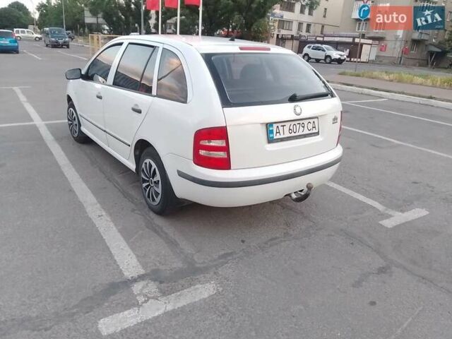 Белый Шкода Фабия, объемом двигателя 1.4 л и пробегом 319 тыс. км за 3000 $, фото 3 на Automoto.ua