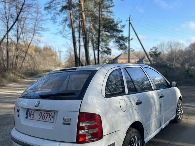 Білий Шкода Фабія, об'ємом двигуна 1.4 л та пробігом 333 тис. км за 1350 $, фото 4 на Automoto.ua
