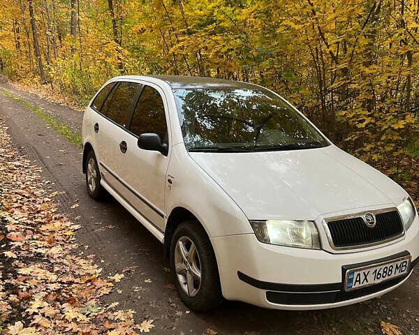 Білий Шкода Фабія, об'ємом двигуна 1.4 л та пробігом 200 тис. км за 3650 $, фото 1 на Automoto.ua