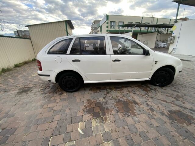 Шкода Фабия 2003 в Хмельницком на Automoto.ua Белый Шкода Фабия, объемом двигателя 1.4 л и пробегом 394 тыс. км за 2400 $, фото 8 на Automoto.ua