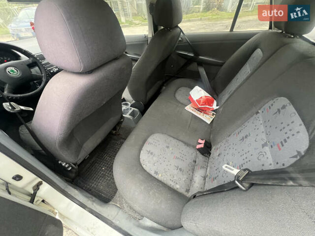 Білий Шкода Фабія, об'ємом двигуна 1.2 л та пробігом 314 тис. км за 2000 $, фото 10 на Automoto.ua
