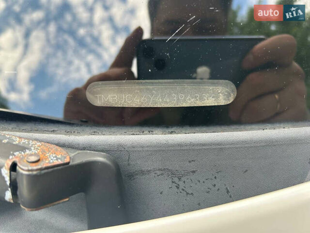 Белый Шкода Фабия, объемом двигателя 1.39 л и пробегом 290 тыс. км за 2500 $, фото 14 на Automoto.ua