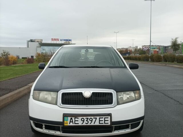 Белый Шкода Фабия, объемом двигателя 1.2 л и пробегом 309 тыс. км за 2800 $, фото 3 на Automoto.ua