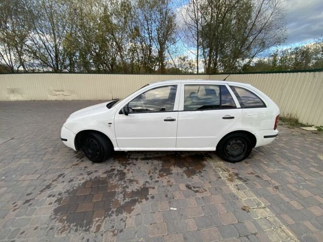 Шкода Фабия 2003 в Хмельницком на Automoto.ua Белый Шкода Фабия, объемом двигателя 1.4 л и пробегом 394 тыс. км за 2400 $, фото 4 на Automoto.ua