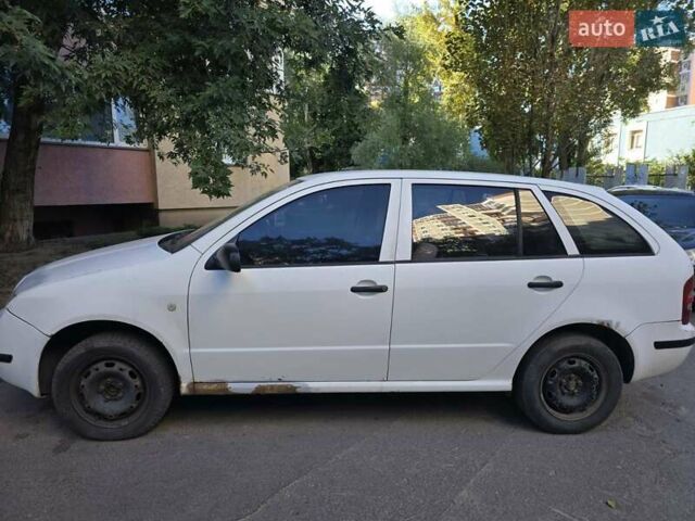 Белый Шкода Фабия, объемом двигателя 1.2 л и пробегом 132 тыс. км за 1500 $, фото 12 на Automoto.ua