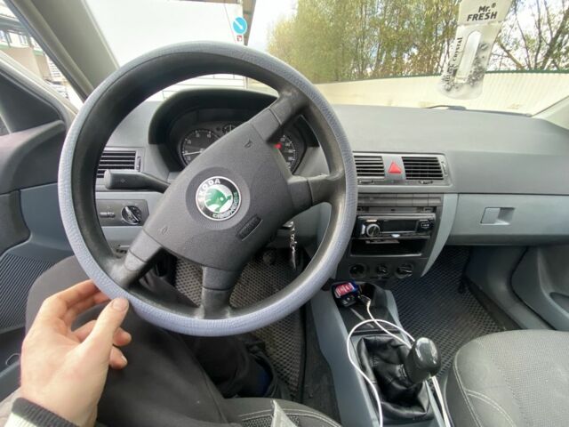 Шкода Фабия 2003 в Хмельницком на Automoto.ua Белый Шкода Фабия, объемом двигателя 1.4 л и пробегом 394 тыс. км за 2400 $, фото 14 на Automoto.ua