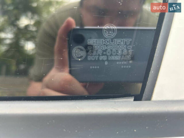 Белый Шкода Фабия, объемом двигателя 1.39 л и пробегом 290 тыс. км за 2500 $, фото 16 на Automoto.ua