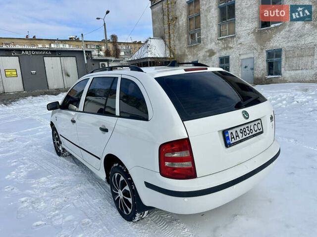 Белый Шкода Фабия, объемом двигателя 1.39 л и пробегом 310 тыс. км за 3500 $, фото 1 на Automoto.ua