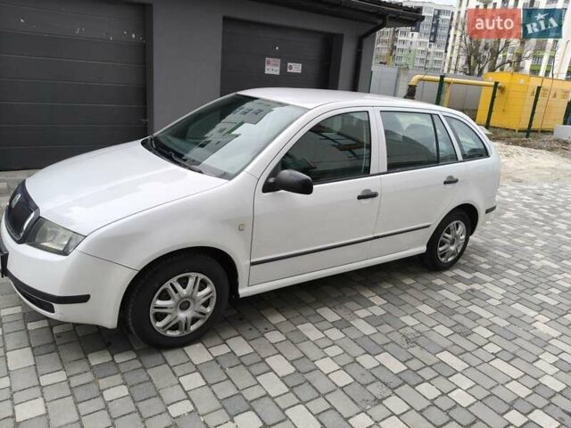 Белый Шкода Фабия, объемом двигателя 1.2 л и пробегом 271 тыс. км за 3450 $, фото 5 на Automoto.ua